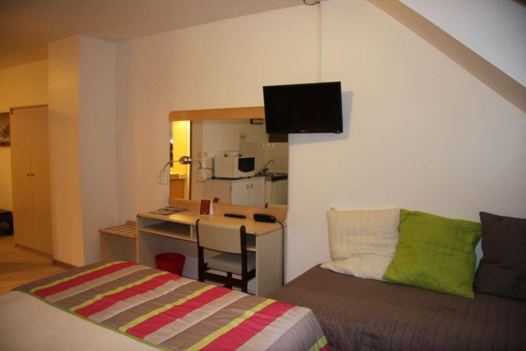 Brit Hotel Cherbourg Zimmer foto